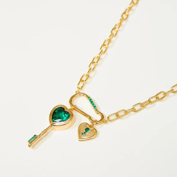 Fashion Emerald Love Key Necklace, Inlaid Zircon Pendant, Elegant Key Pendant, Women’s Fashion Jewelry, Luxury Zircon Necklace, Romantic Gift for Her