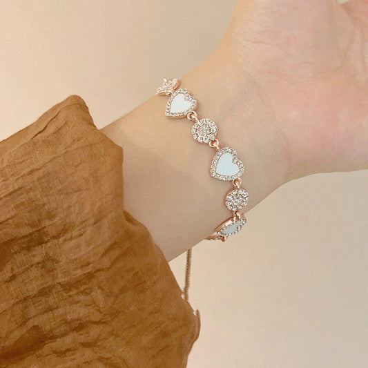 Sweet Loving Heart Bracelet – Elegant Adjustable Pull Design for Women