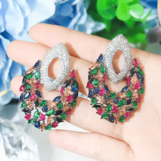 Zirconia Claw Necklace Set © – Dazzling Cubic Zirconia Pendant & Earring Set | Elegant Claw-Style Jewelry for Women